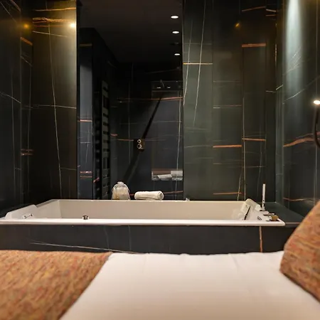 فندق Aux Etangs -